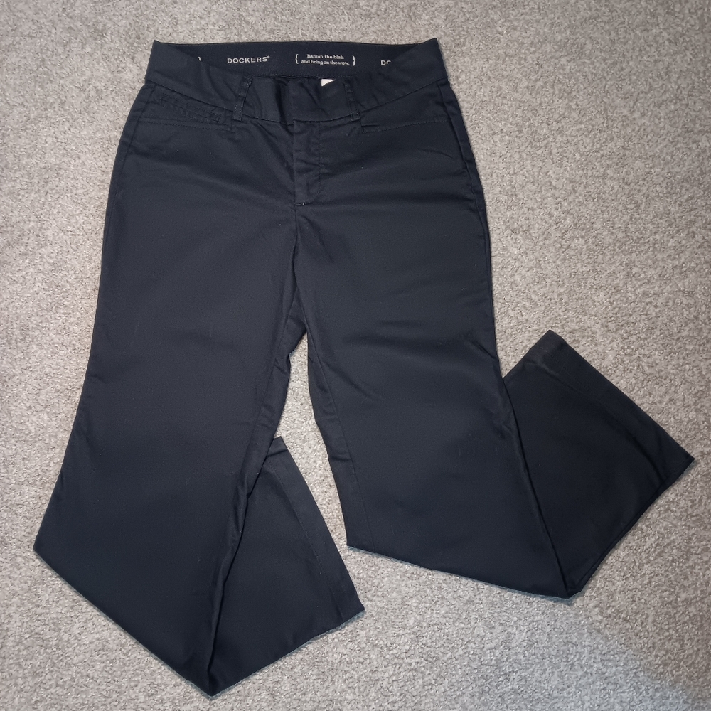 Dockers Women's Size 8P Black Straight Leg Pants